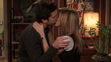 Jennifer Aniston and David Schwimmer as Ross and Rachel in the last episode of Friends